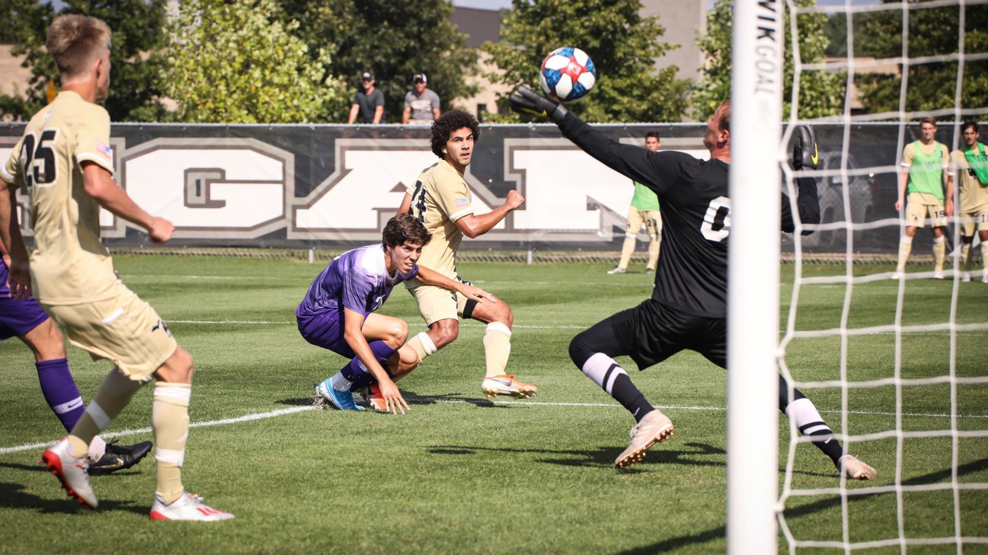 Men’s soccer stuns MSU on the road in historic fashion